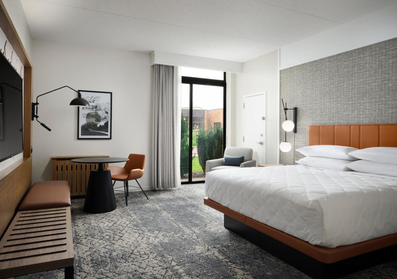 Sheraton Grand Rapids Airport Hotel Cascade Ngoại thất bức ảnh