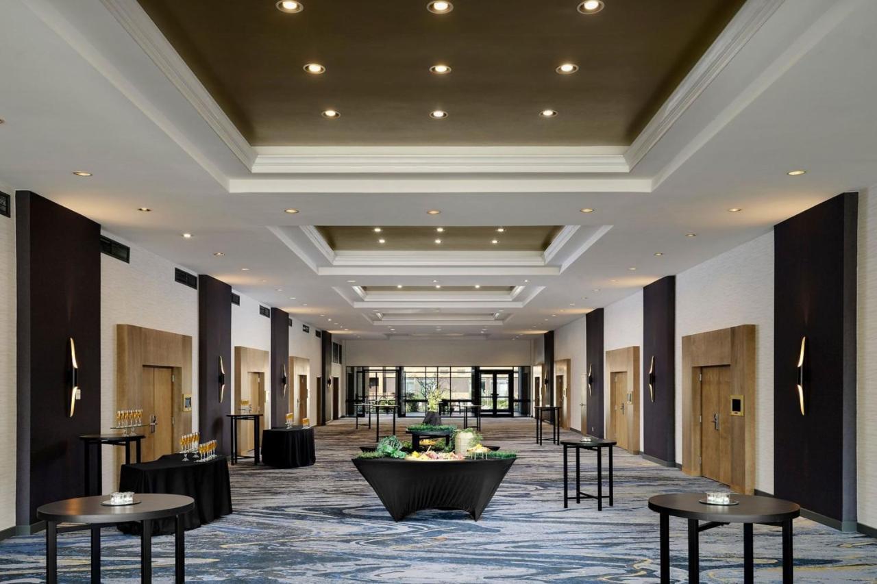 Sheraton Grand Rapids Airport Hotel Cascade Ngoại thất bức ảnh