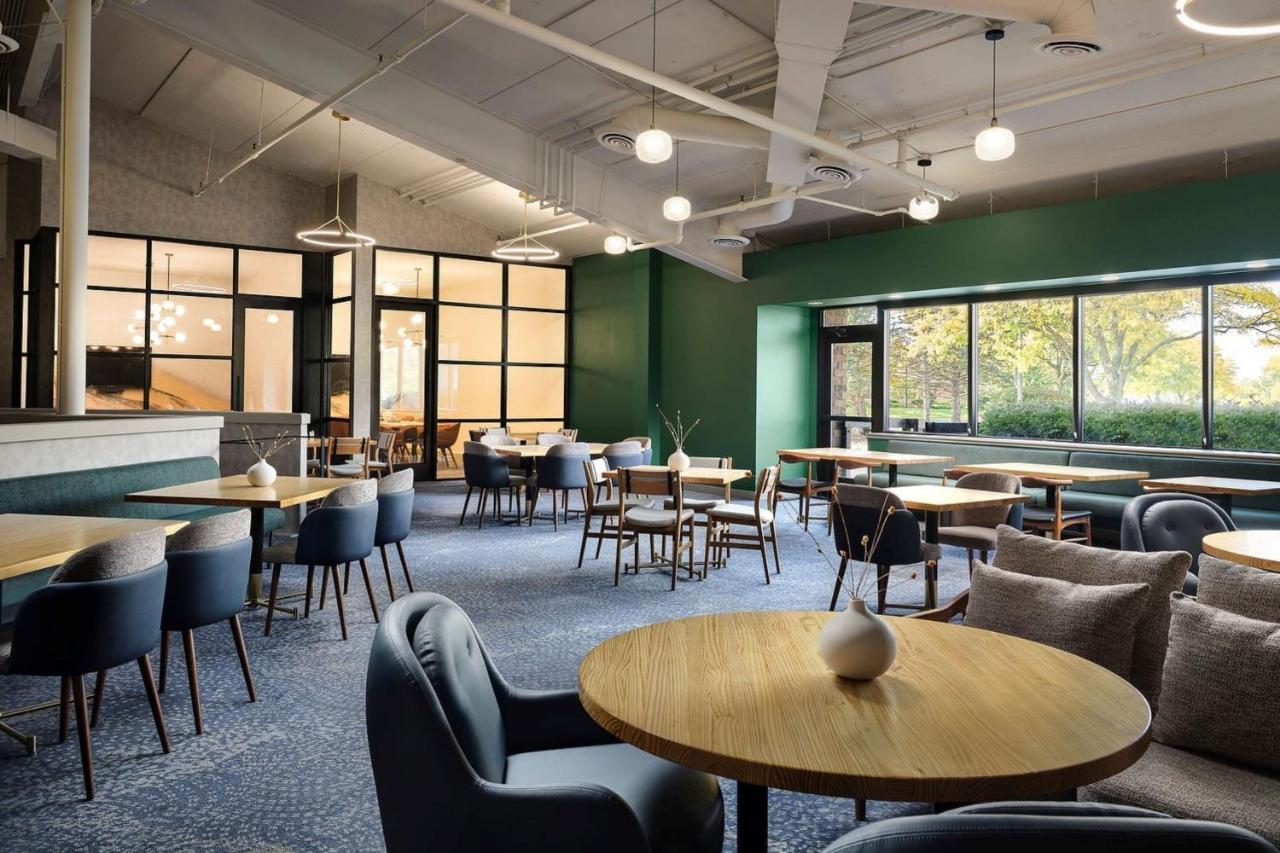 Sheraton Grand Rapids Airport Hotel Cascade Ngoại thất bức ảnh