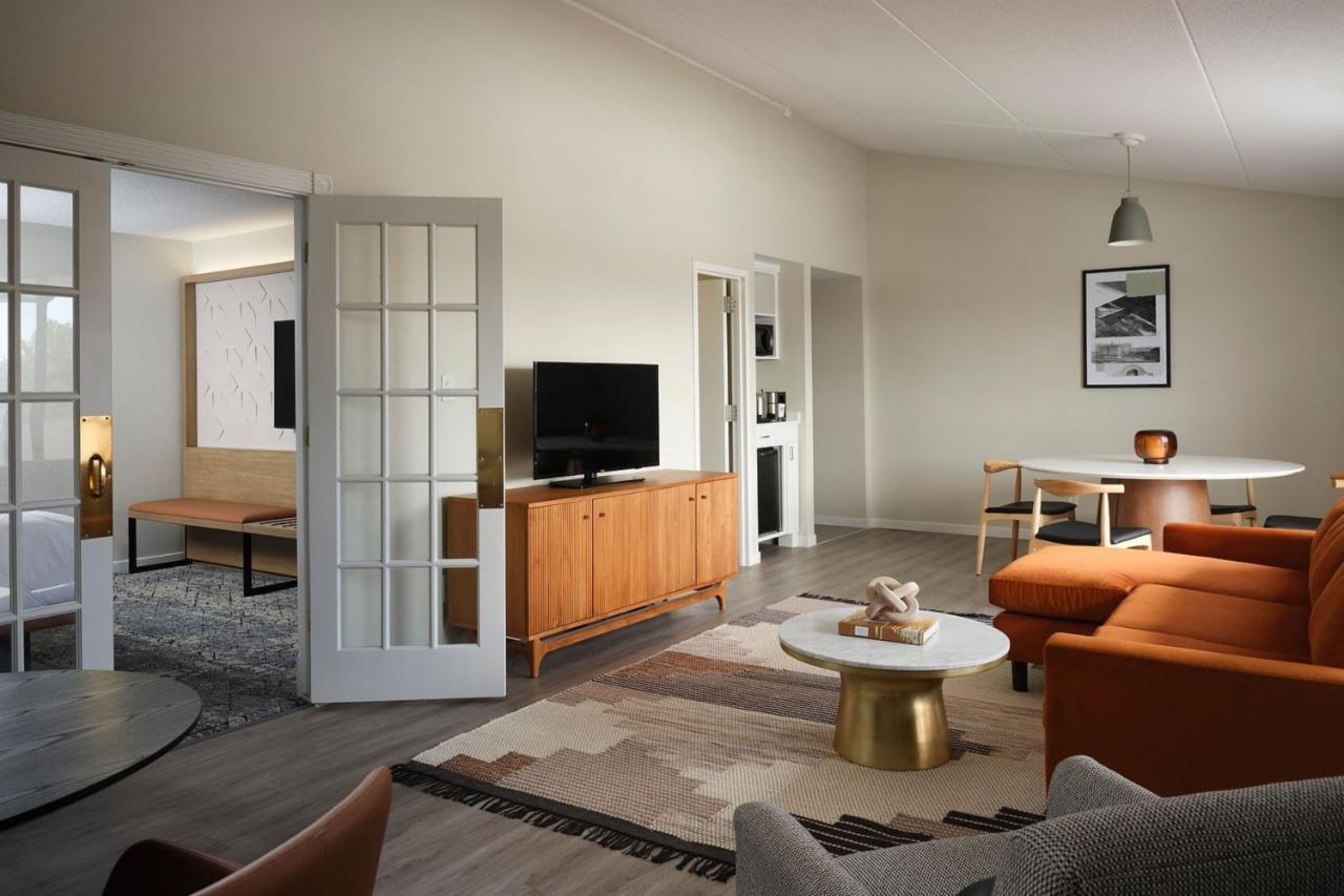 Sheraton Grand Rapids Airport Hotel Cascade Ngoại thất bức ảnh