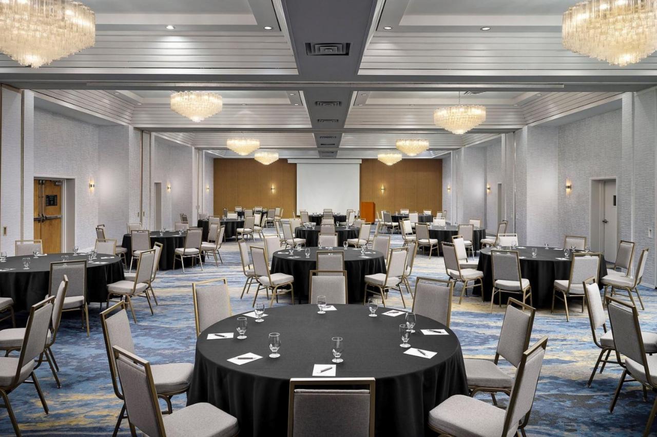 Sheraton Grand Rapids Airport Hotel Cascade Ngoại thất bức ảnh