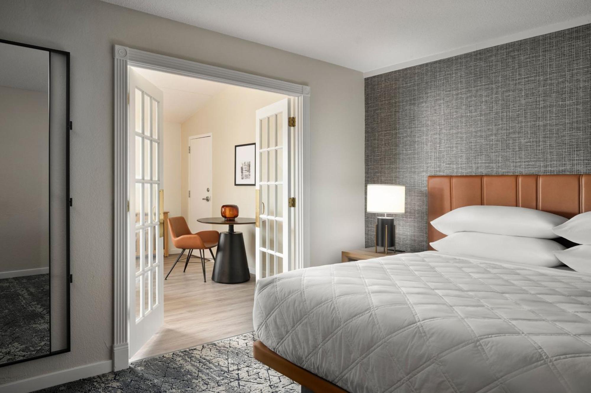 Sheraton Grand Rapids Airport Hotel Cascade Ngoại thất bức ảnh